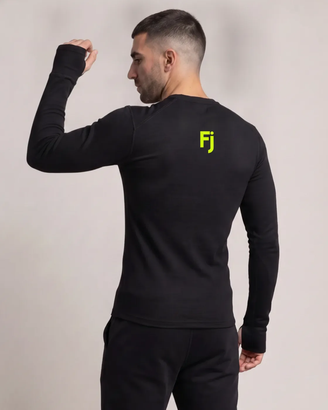 Forjium thermo long-sleeve in a studio photograph