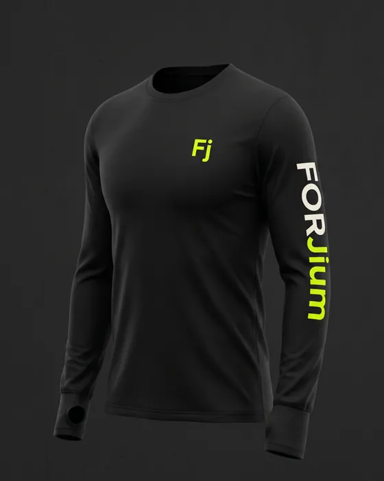 Camiseta de manga larga térmica Forjium sobre fondo de estudio
